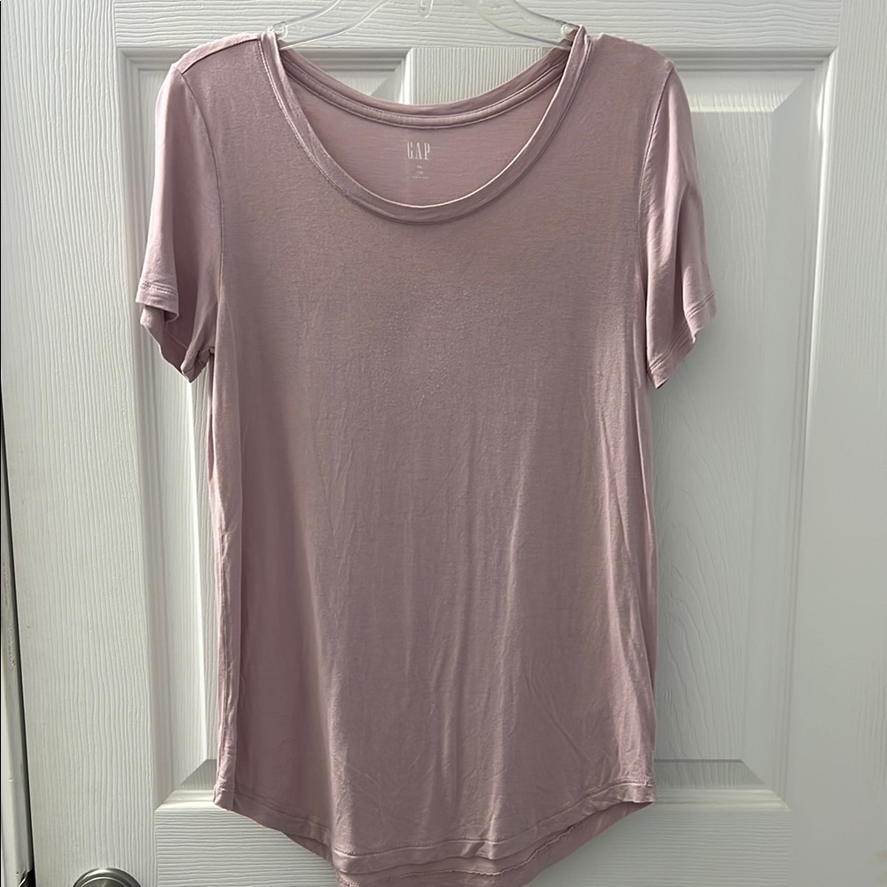 GAP dusty pink tee
